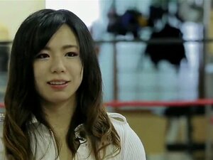 Petite asiatique musclée Rin vs mma