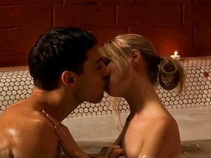 Scène de bain érotique