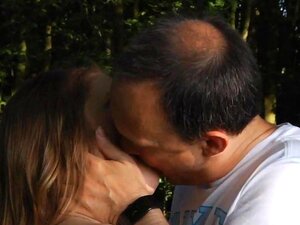 Baisers torrides et pipe orgasmique avec Alessandra Jane, Alessandra