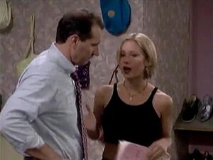 Al Bundy avec des nanas sexy en bikini