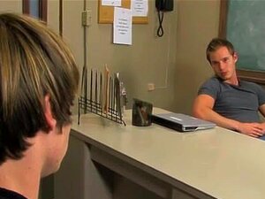 Un Russe visite un porno gay en train de sucer, Tyler Andrews et