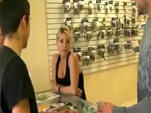 Je n'ai pas d'argent pour payer mon loyer, alors baise-moi 24h sur 24