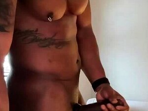 Masturbation gay noire en solo