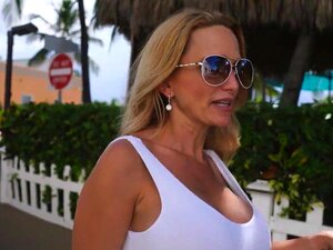 belle-mère aux gros seins, j'aimerais baiser en public