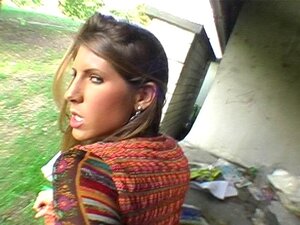 Team Aniston!, Aujourd'hui Robert cherche un chantier naval. En