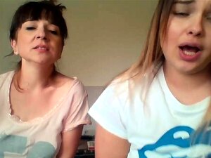 Maman et belle-fille sur cam