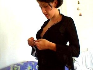 Sublime allemande aux courbes généreuses t'invite dans une