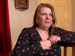 Laissez-vous séduire par les charmes tentants de Rachel, votre