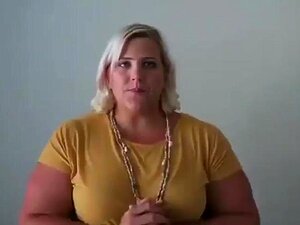 Regarde une fille ronde se plaindre qu'ils lui disent de ne pas entrer