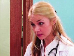 Le docteur Sarah et sa patiente profitent de moments de léchage de
