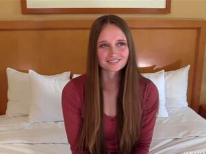 Mon copain envoie une mignonne étudiante en casting !