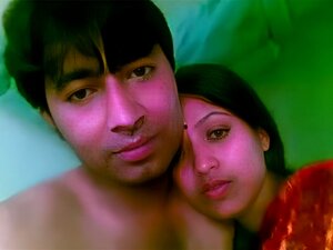 Découvrez le charme séducteur d'une étudiante bangladaise coquine
