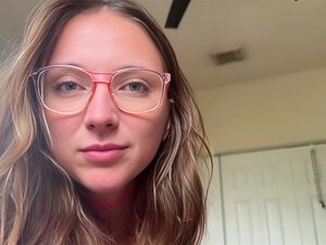 Une demi-soeur Stupide Reçoit Un Creampie ~ Macy Meadows ~ Rêve De