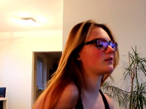 Mon sale passe-temps - Petite coquine ramassée et baisée, Bella