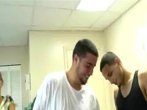 Sexy sauvage se fait payer pour baiser 11