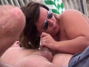CHASSEURS DE TETES MATURES SUR LA PLAGE !!!!