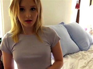 Le propriétaire baise la cam girl ten. Regardez la partie 2 !