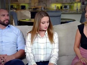 Petite blonde mignonne Laney Grey en a marre de sa belle-mère Aaliyah