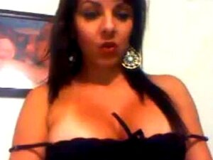 Préparez-vous à être séduit par une superbe babe en live cam qui