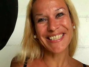 Angélique double pénétrée dans un gangbang