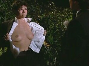 Les célébrités exhibent leurs nichons pour que tu puisses les sucer