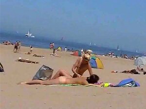 Haulover Beach Miami Florida 15, Jolie blonde et brune bronzent nues,