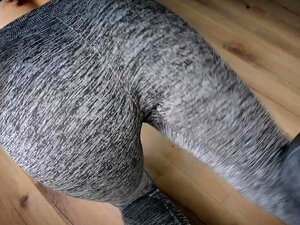 Femme en forme était très excitée sexuellement pendant le temps où