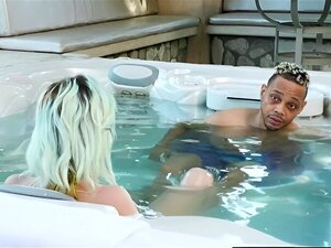 DEVILS FILM-Baise Torride Après Un Moment Coquin Dans Un Spa Avec Une