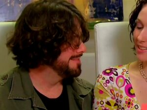 Un couple interracial frais et excité rejoint l'émission de
