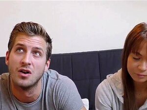 Un couple a besoin d'argent pour un motel, alors pourquoi une fille se