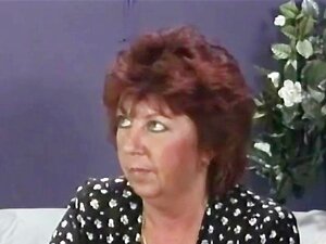 Mamie devient lesbienne avec une MILF sexy