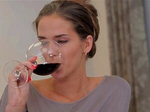 Grosse queue enfonce un trou serré