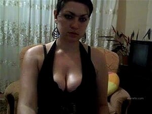 Une fille russe se masturbe sur webcam 04