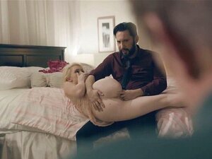 beau-père regarde sa précieuse fille souillée par un inconnu. Roger