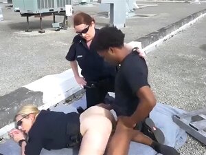 Hardcore noir épais en HD et chat blanc chocolat pour la première