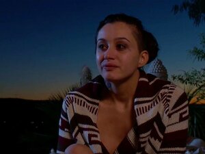 Une Latina aux gros seins découvre la transcendance orgasmique de la