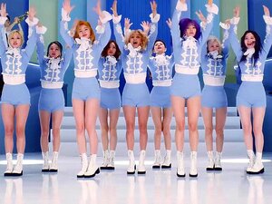 TWICE's Leggy Showcase : Round Two. Regardez TWICE's Leggy Showcase :
