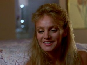 Arielle Dombasle nue - La Femme du Patron - 1986. Le clip a été