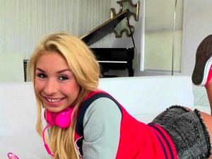RealityKings - Les mignonnes adorent les grosses queues - Carmen