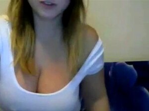 Gros seins nus en direct dans un show webcam