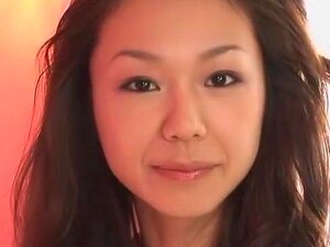 La nana japonaise la plus chaude Sakura Hirota dans un doigtage