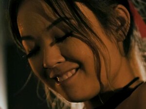 La ninja sournoise Lulu Chu dans un sexe romantique