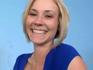 Regarde la femme de mon oncle me fait l'amour maintenant ! - Femme au