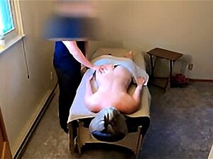 Découvrez les dessous d'une épouse infidèle surprise en plein ébat