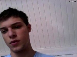 Une étudiante chaude éjacule en cam