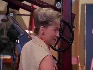 Celeb ashley judd complètement nue blonde aux gros seins naturels