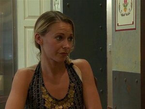 MILF lesbienne latina aux gros seins. MILF lesbienne latina à gros