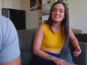 Le massage sexy de la demi-sœur aide son demi-frère