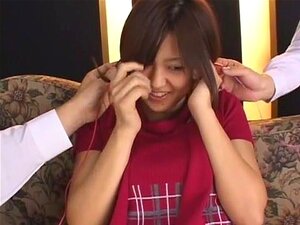 Une beauté japonaise séduisante se lance dans une aventure DP