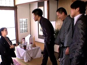 Alors que le deuil de Yuki Tsukamoto submerge certains hommes qui sont